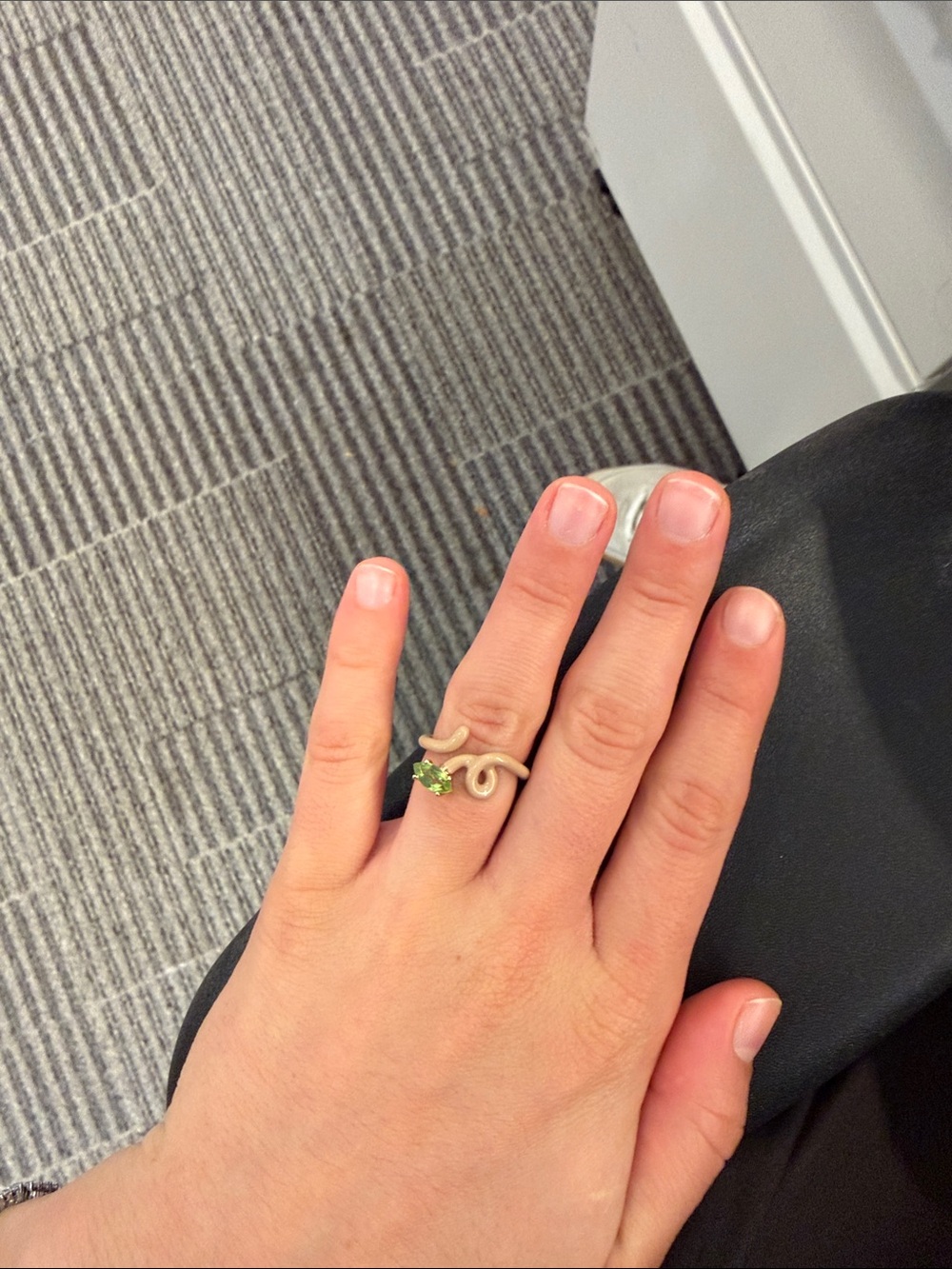 Beige Ceramic Ring with Peridot Green Stone - Picture 2 of 3